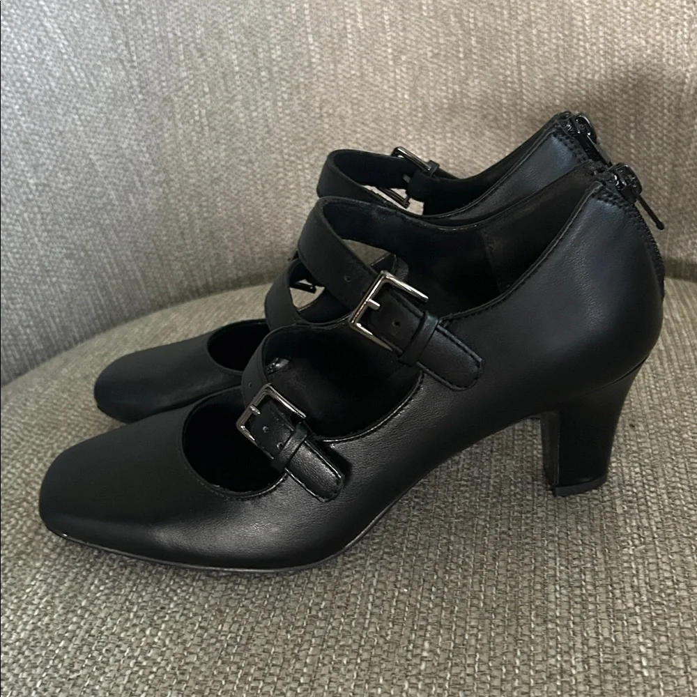 Easy Street Willis Mary Jane Heels